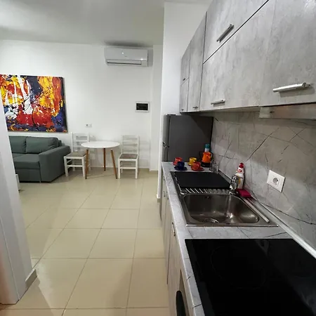 Aaron'S Suite Apartment Tirana Exterior foto