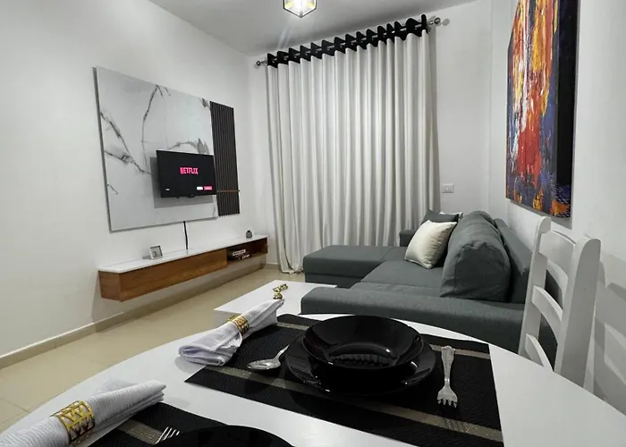 Aaron\'S Suite Apartment